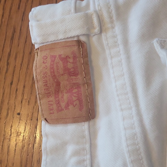 Levis girlfriend shorts - Picture 10 of 10
